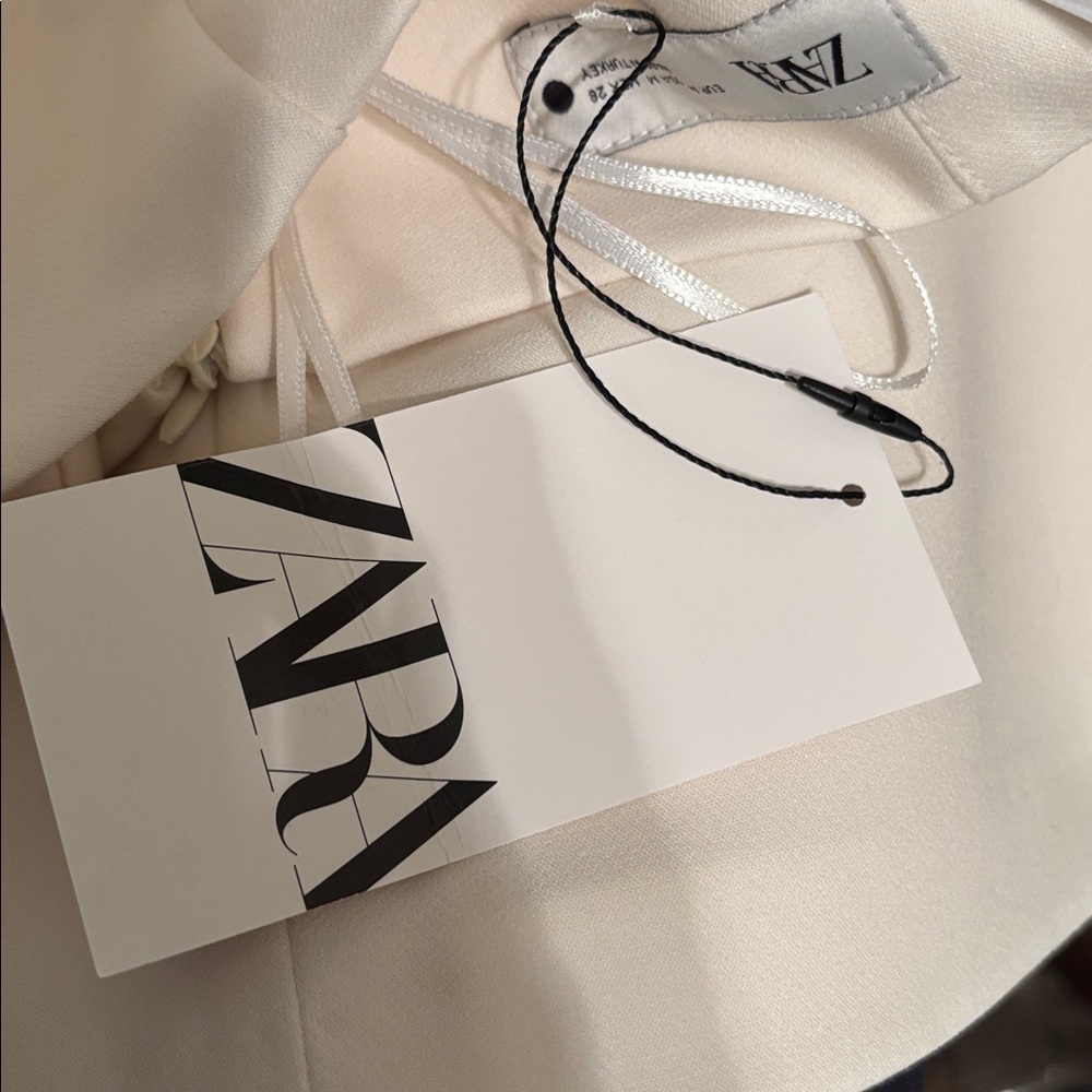 Zara Wide Leg Cropped Cream Colored Pants - Picture 6 of 10